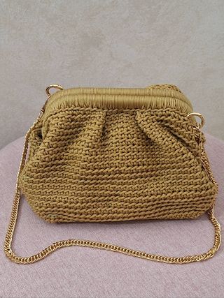 Borsa a uncinetto color oro e verde oliva