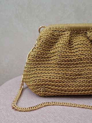 Borsa a uncinetto color oro e verde oliva