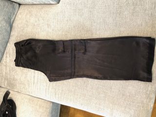 Pantalones satinados negros. 