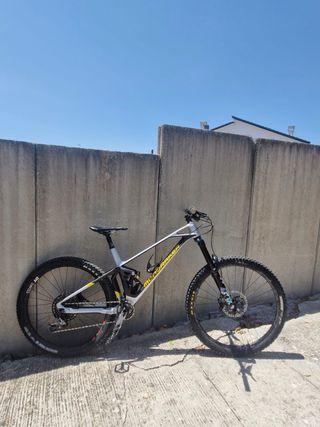 Mondraker Superfoxy RR: Bicicleta MTB, ENDURO