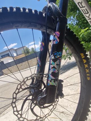 Mondraker Superfoxy RR: Bicicleta MTB, ENDURO