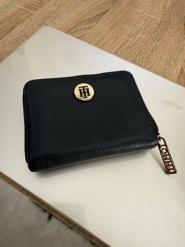 Mini billetera Tommy Hilfiger negra