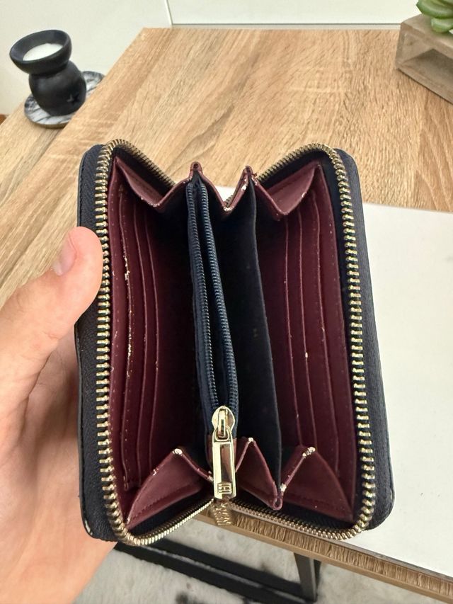 Mini billetera Tommy Hilfiger negra