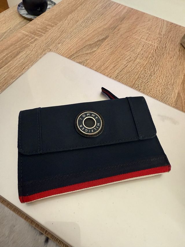 Billetera Tommy Hilfiger Azul-Roja