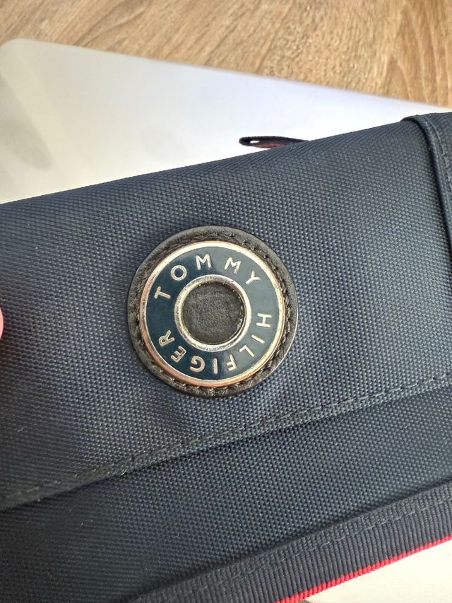 Billetera Tommy Hilfiger Azul-Roja