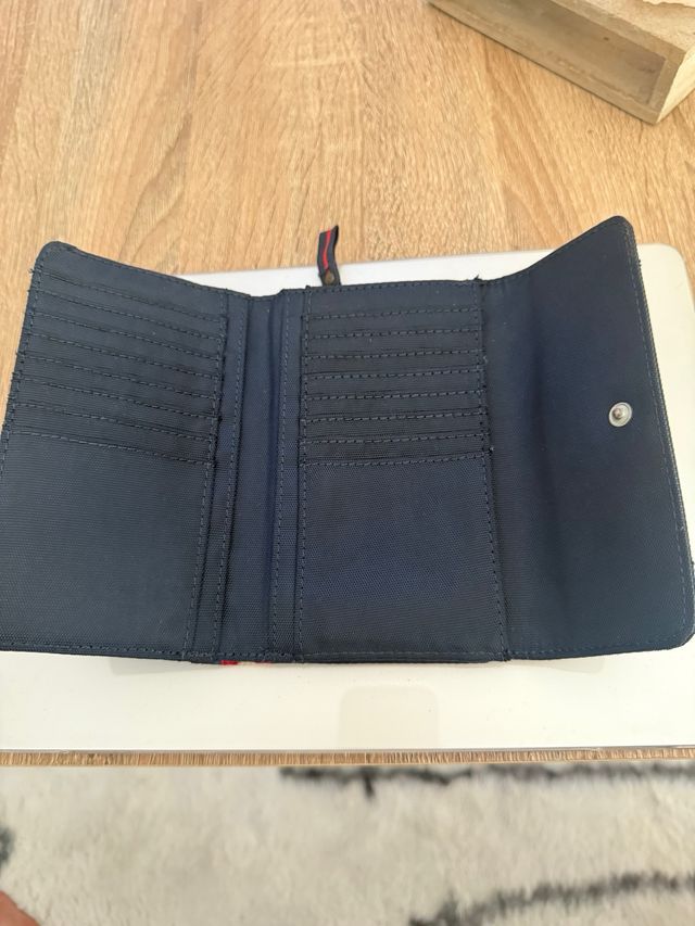 Billetera Tommy Hilfiger Azul-Roja