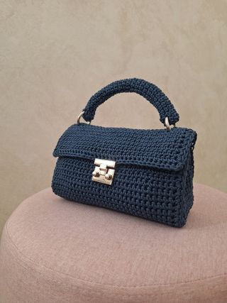 Borsa a uncinetto blu