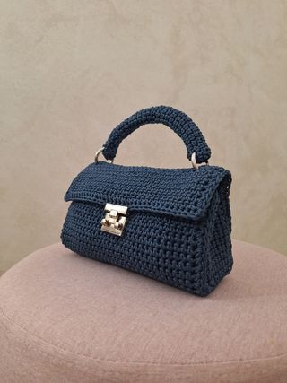 Borsa a uncinetto blu