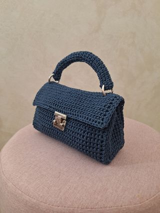 Borsa a uncinetto blu