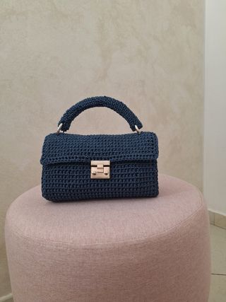 Borsa a uncinetto blu