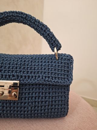 Borsa a uncinetto blu