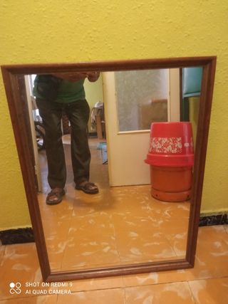 Espejo madera marrón antiguo