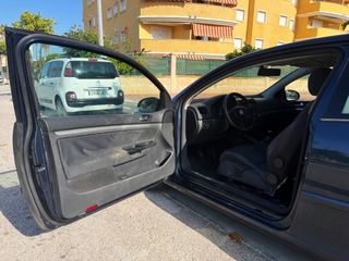 VW Golf 2.0 TDI 140 CV Sportline 3p