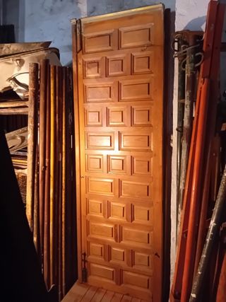 Puerta madera maciza 