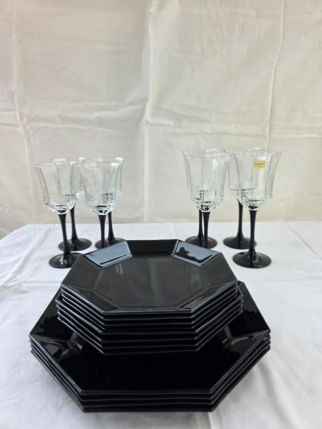 Set Arcoroc: piatti & bicchieri neri