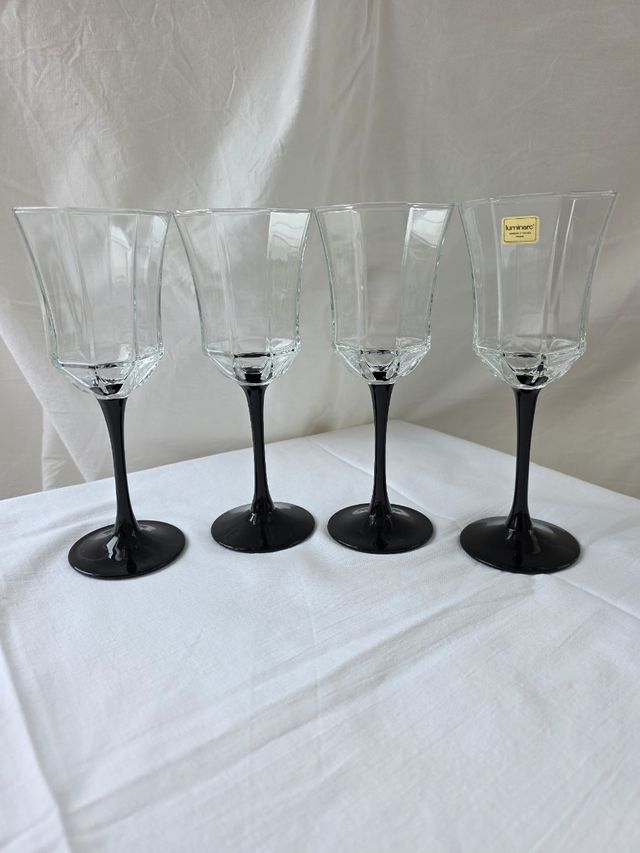 Set Arcoroc: piatti & bicchieri neri