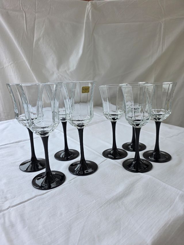 Set Arcoroc: piatti & bicchieri neri