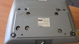 Máquina escribir IBM antigua