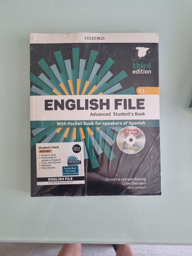 English File Advanve Student's Book C1
