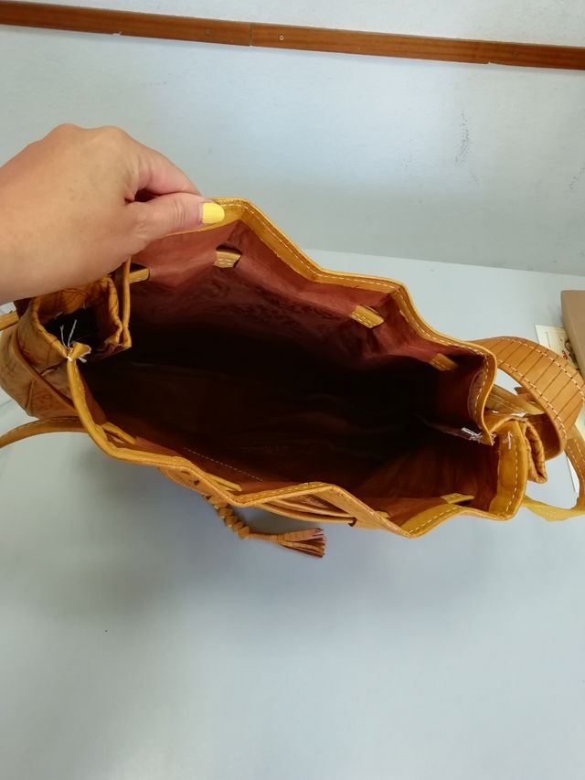 Bolso cuero amarillo anaranjado artesanal