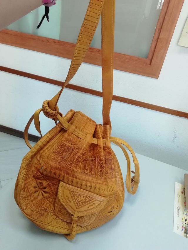 Bolso cuero amarillo anaranjado artesanal