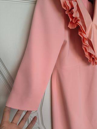 Vestido midi asimétrico rosa