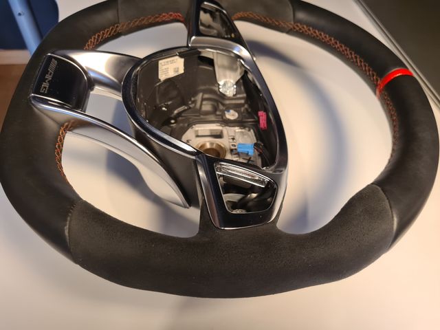 Volante Mercedes AMG Performance