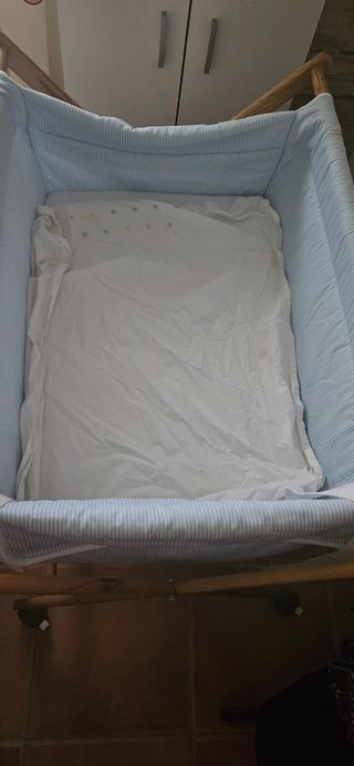 Bañera bebé plegable
Minicuna 
30€ los 2