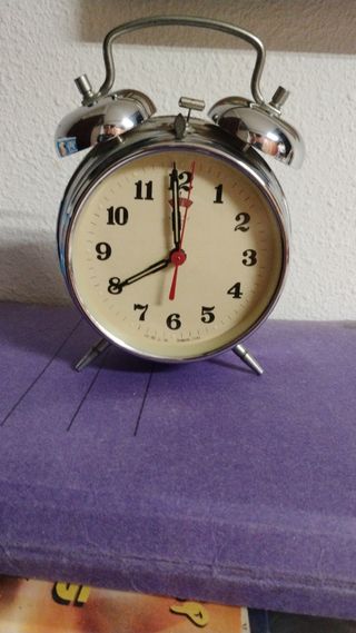 Reloj despertador antiguo