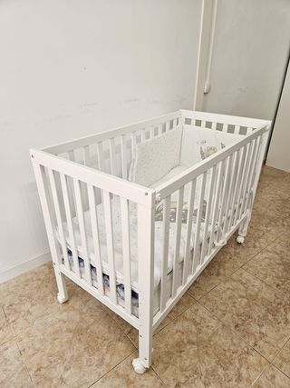 Pack completo: Cuna convertible, colchón y textil.