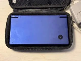 Lote Nintendo Dsi + funda + auriculares + cargador
