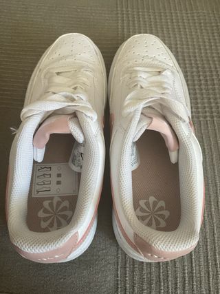 Zapatillas Nike Court blancas y rosas - 37,5