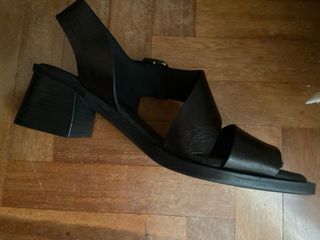 Sandalias Hypo’s, piel negras T.41