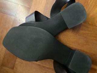 Sandalias Hypo’s, piel negras T.41