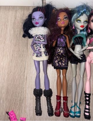 Lote Monster High - Muñecas y Accesorios