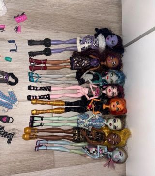 Lote Monster High - Muñecas y Accesorios