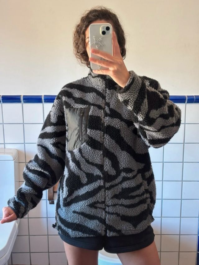 Forro polar gris y negro de Yourturn