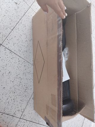 Hoverboard eléctrico un solo uso está rayado