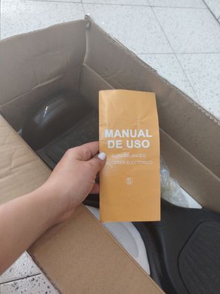 Hoverboard eléctrico un solo uso está rayado