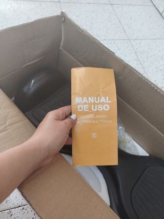 Hoverboard eléctrico un solo uso está rayado