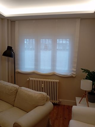 Cortinas beige y blancas