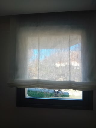 Cortinas beige y blancas