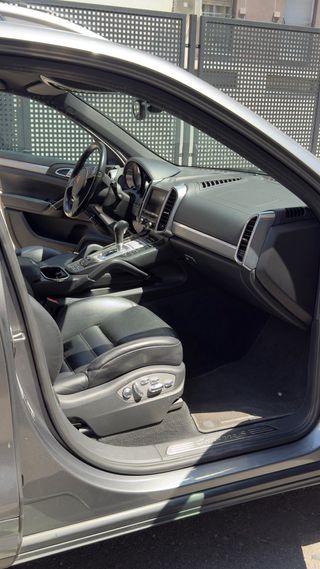 Porsche Cayenne 2014