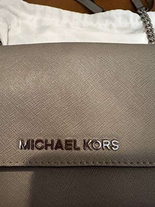 Bolso Michael Kors bandolera gris