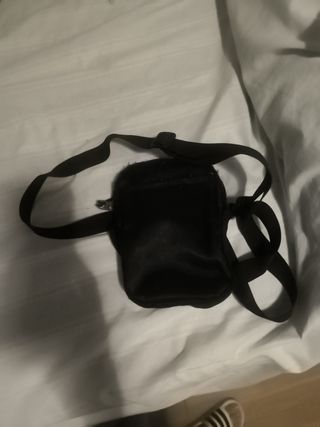 Bolso Nike negro y blanco