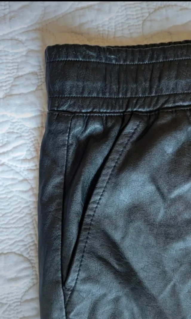 Falda negra polipiel M