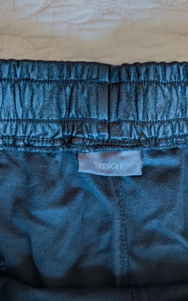 Falda negra polipiel M