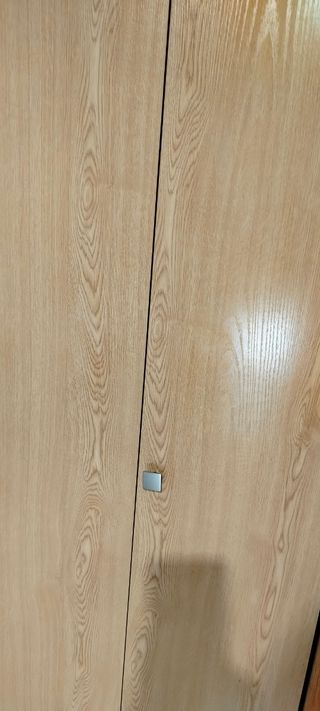 Puertas armario abatibles madera