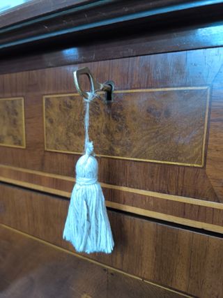 Cajonera. Calidad. Antigua