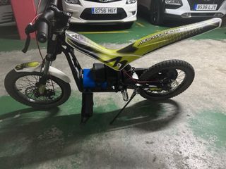 Moto trial eléctrica niño